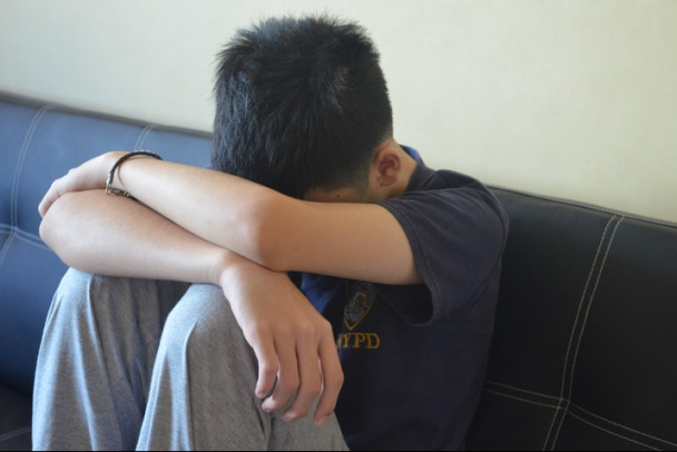 Женщина в Киришах задержана после сигнала о нездоровой тяге к 13-летнему сыну подруги