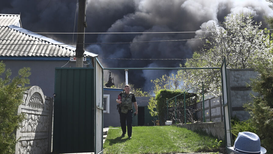 В Луганске начался крупный пожар после взрывов